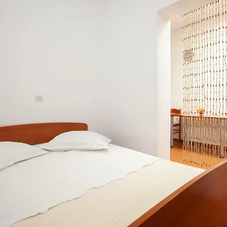 Apartment R