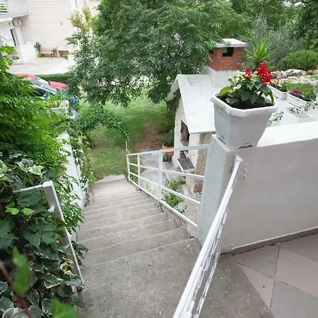 R Apartment Makarska