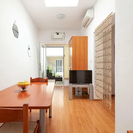 R Appartement Makarska