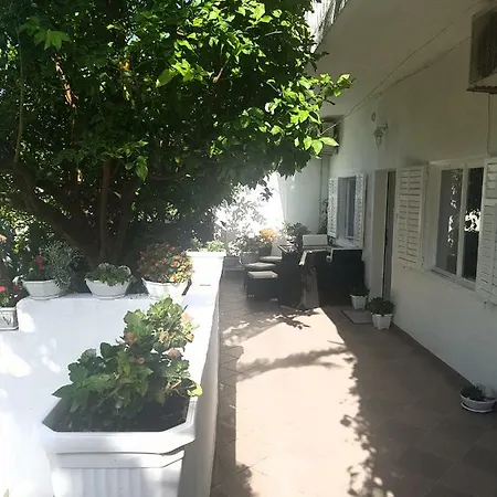 R Apartment *