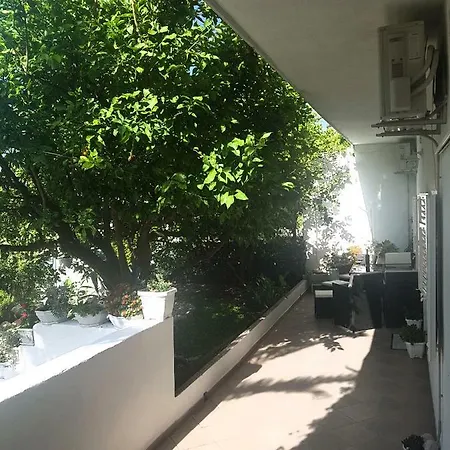 Apartment R