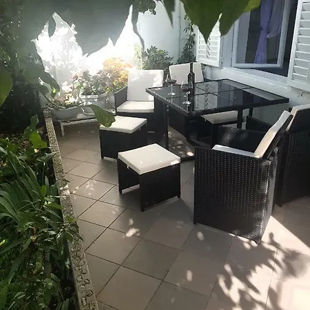 R Apartment Makarska