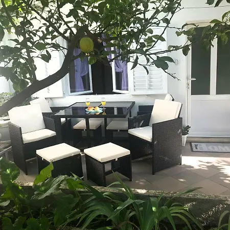 R Apartment Makarska