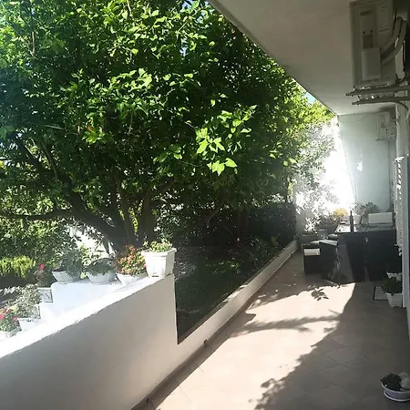 R Apartment *