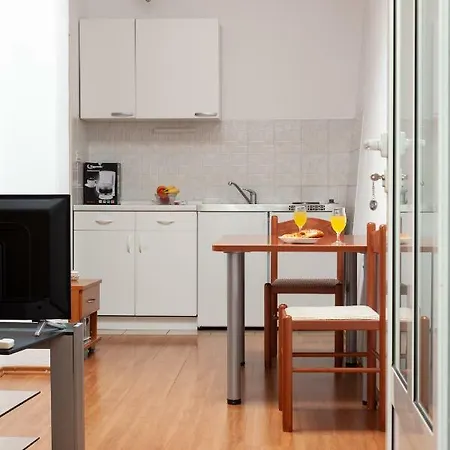 Apartman R